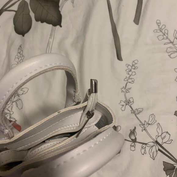 White Purse - Picture 4 of 6